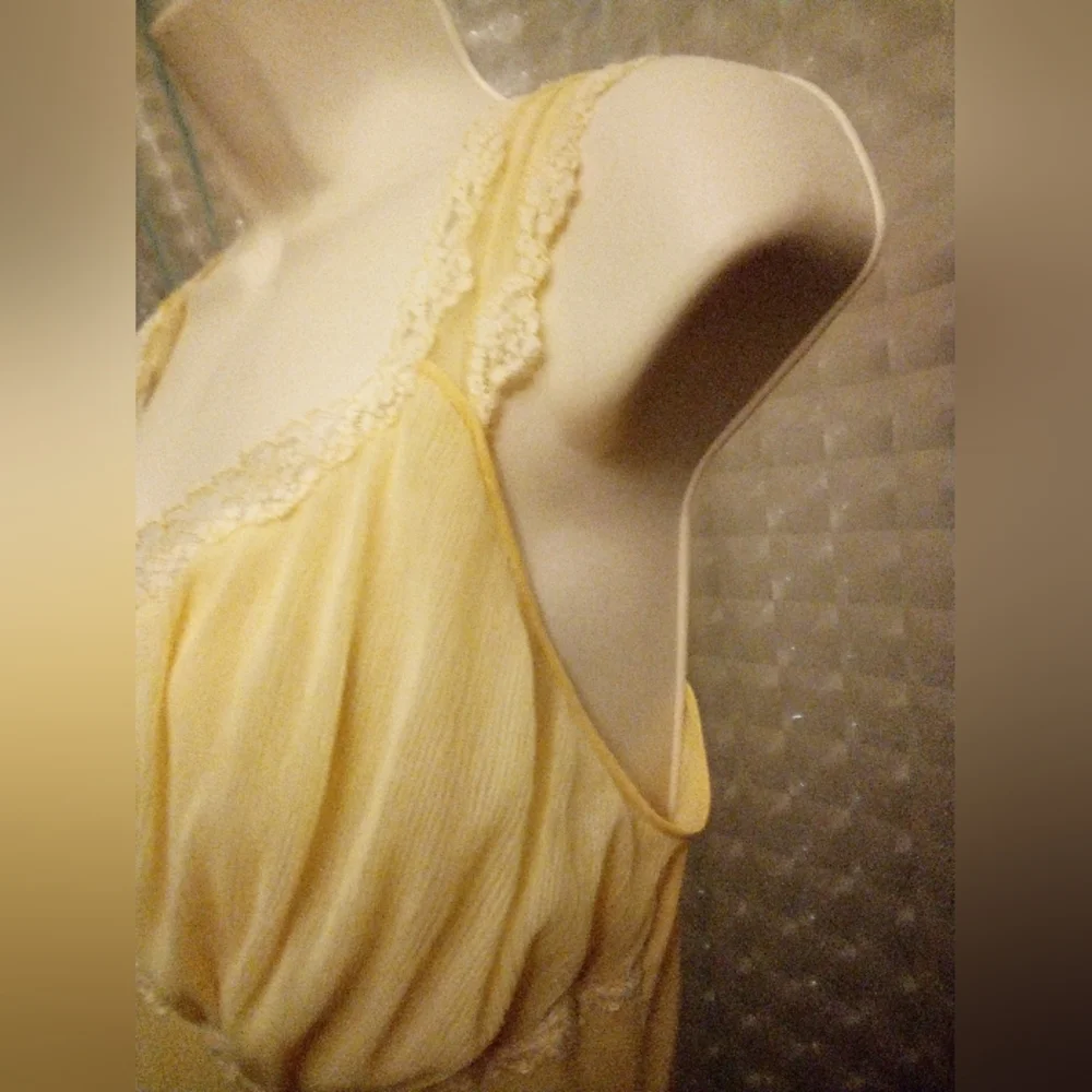 Beautiful Vintage Yellow Kayser Nightie Nightgown Size 34 Pinup Photography